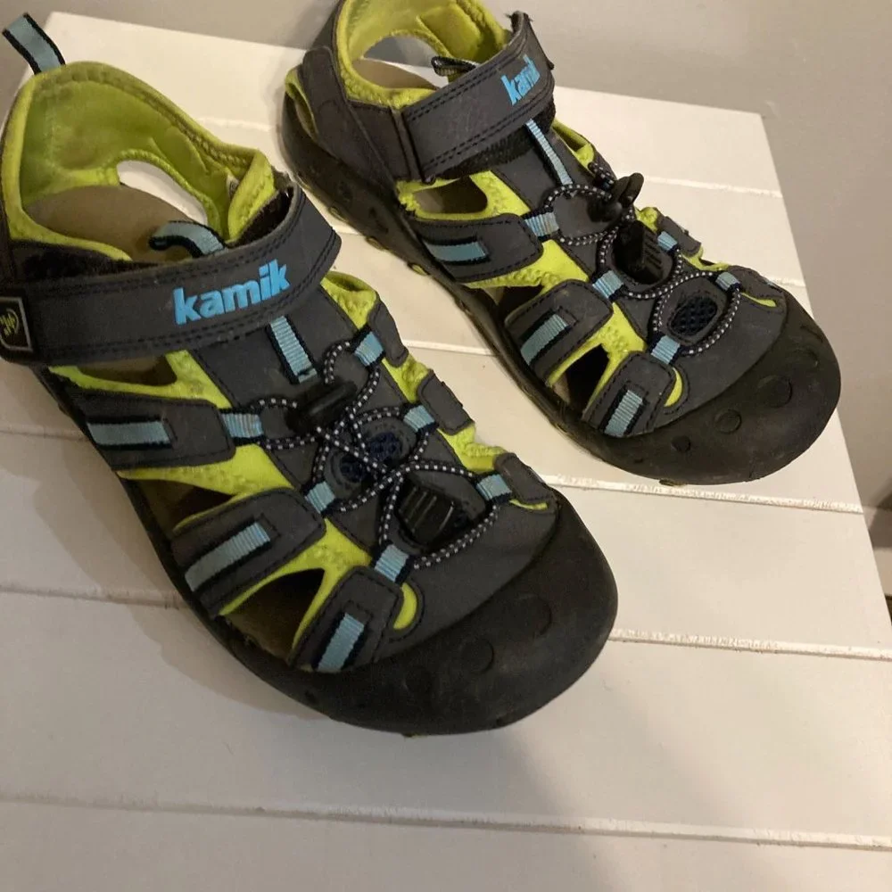 KAMIK Crab Boy's Closed Toe Sandals Water Shoes Blue Green Hook And Loop